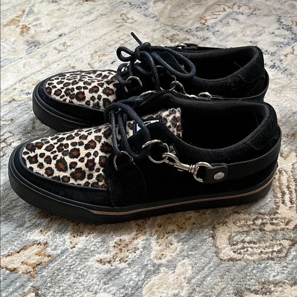 T.U.K Black and Leopard Print Shoes - Picture 4 of 6